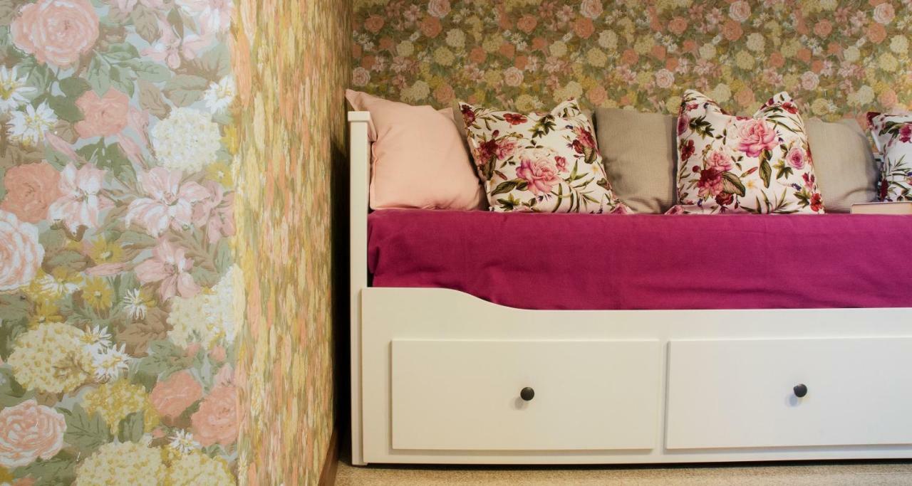 Flowers Apartment Joivy 25 Комо Екстериор снимка