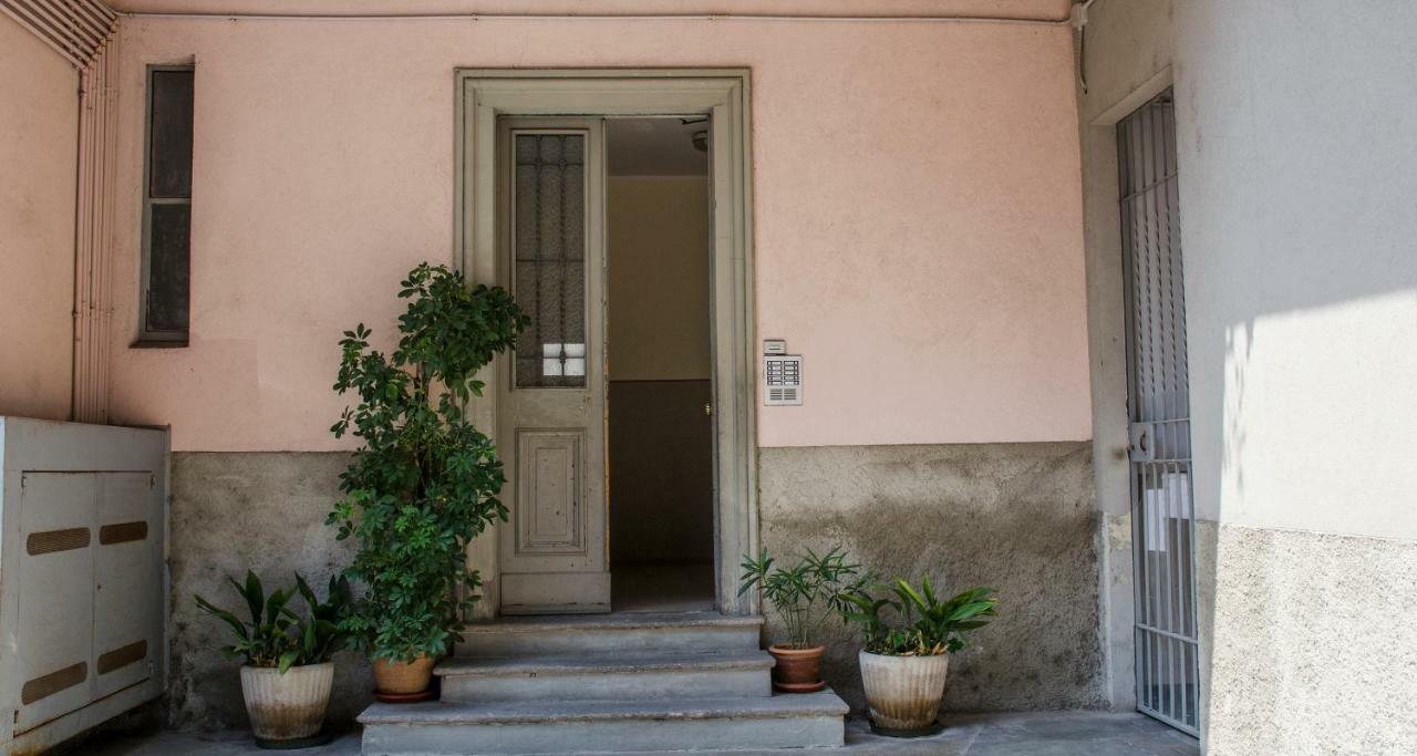 Flowers Apartment Joivy 25 Комо Екстериор снимка
