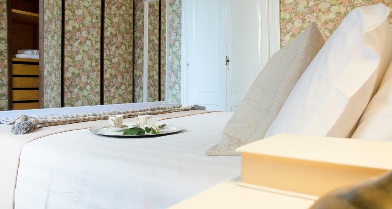 Flowers Apartment Joivy 25 Комо Екстериор снимка