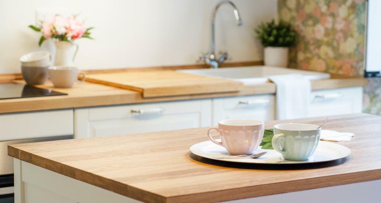 Flowers Apartment Joivy 25 Комо Екстериор снимка