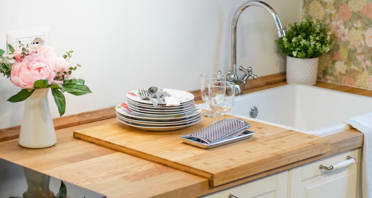 Flowers Apartment Joivy 25 Комо Екстериор снимка