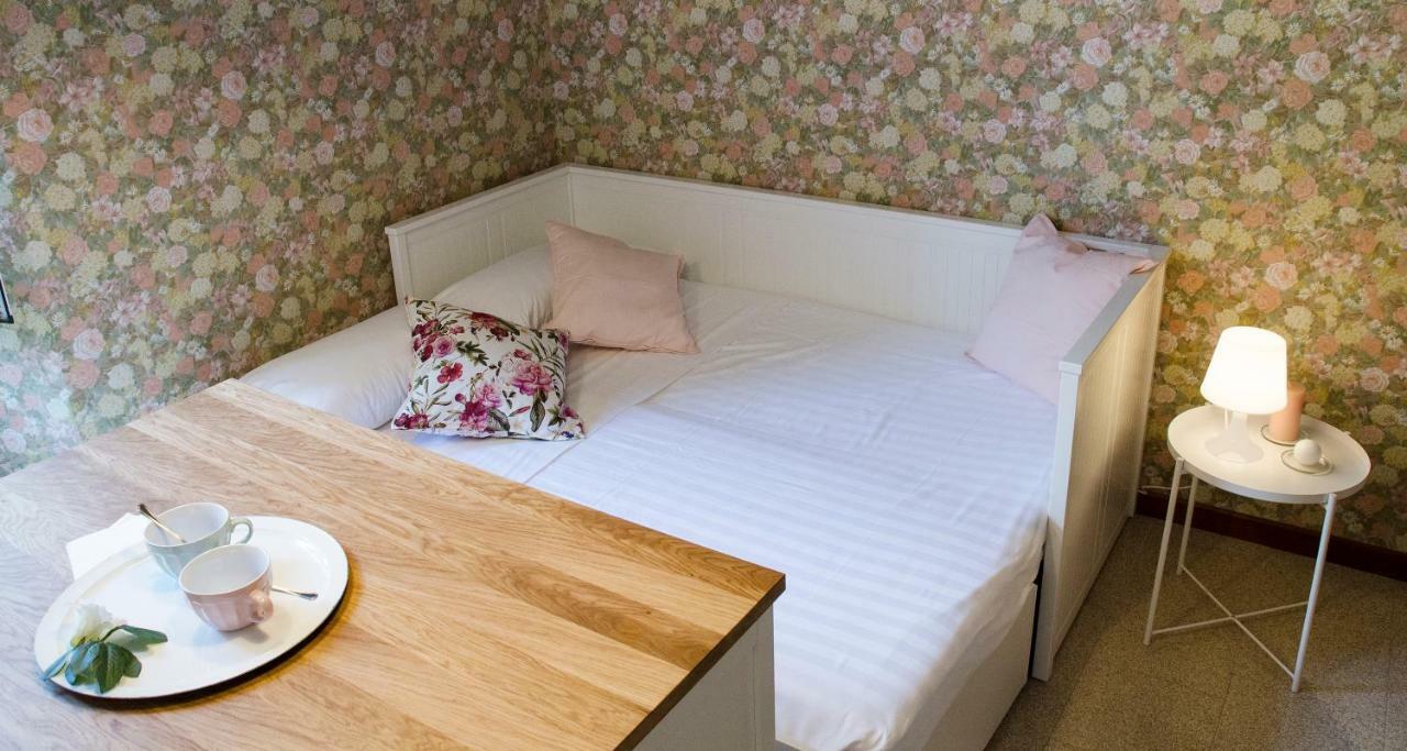 Flowers Apartment Joivy 25 Комо Екстериор снимка